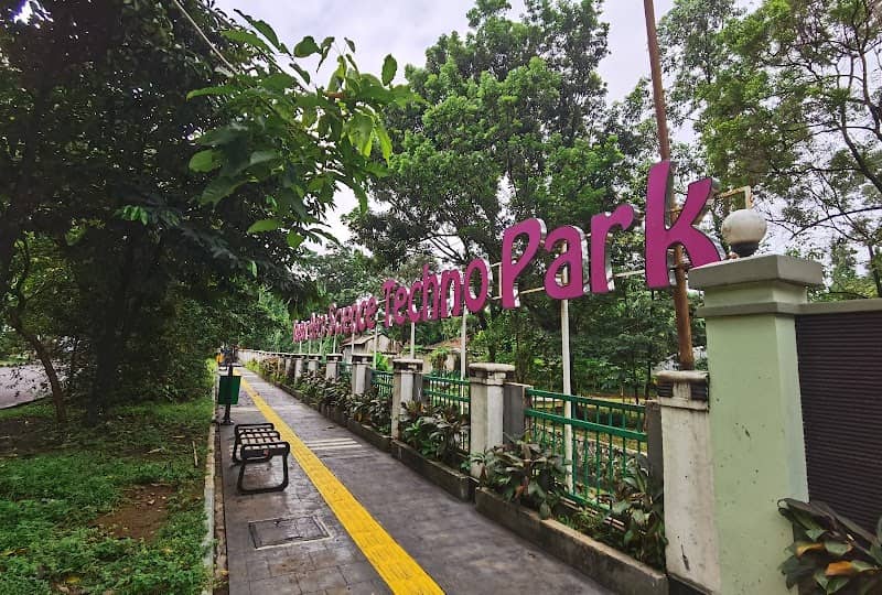 Scientific Tourism Garden - Image 2