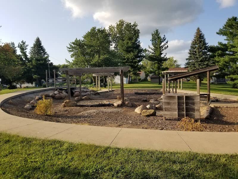 Summer Street Park - Image 2