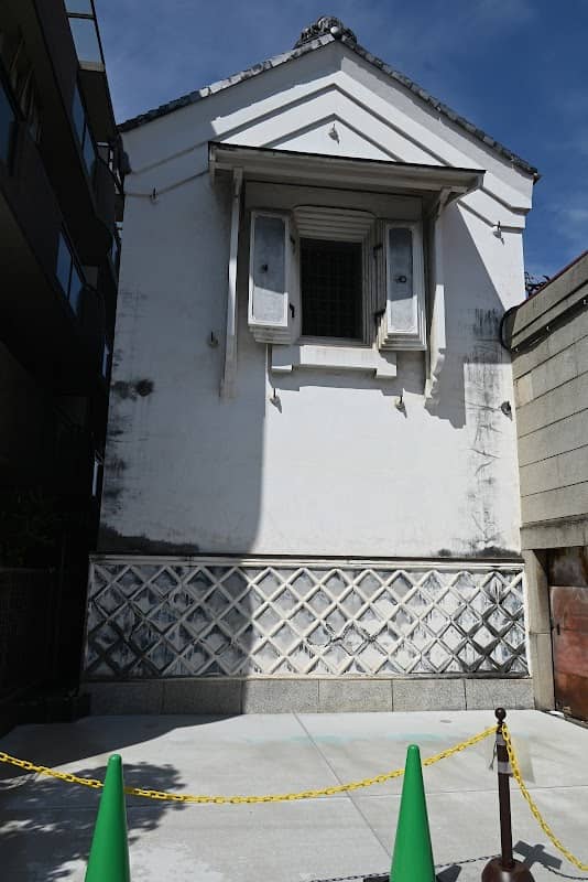 旧・桔梗屋の文庫蔵・店蔵・主屋 - Image 2