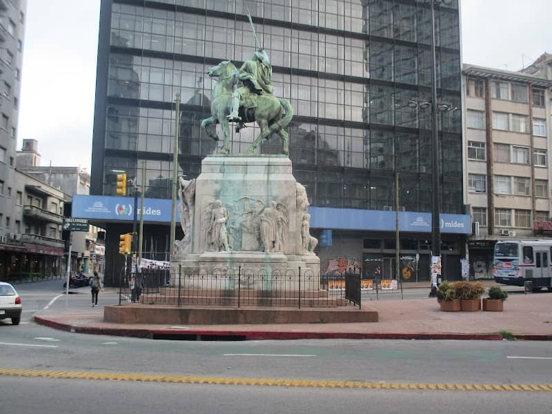 Monumento al Gaucho - Image 2