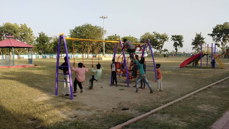 Bhinga Park - Image 1