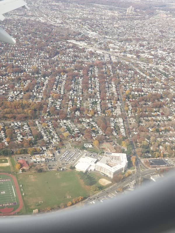 Roslyn Road Park - Image 1