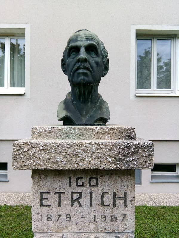 Etrich-Denkmal - Image 1