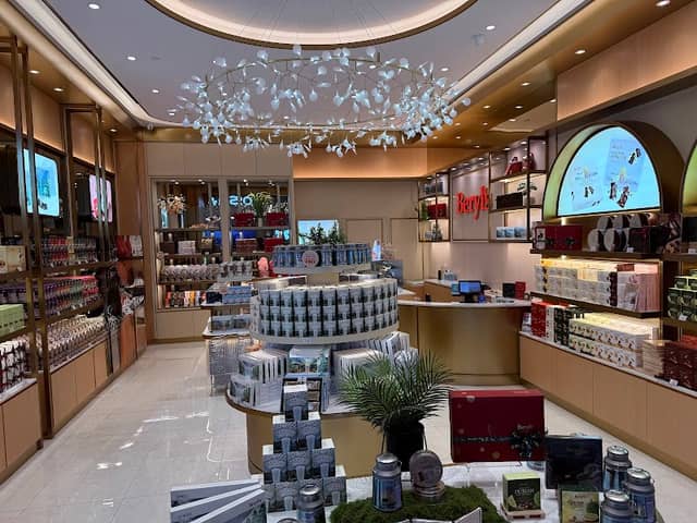 Jewel Changi Airport - Image 2