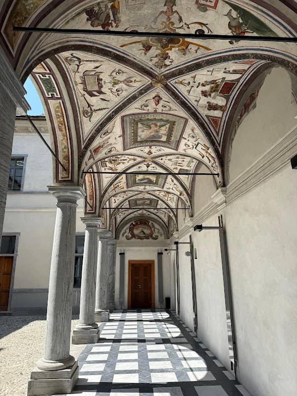 Roncas Palace - Image 1