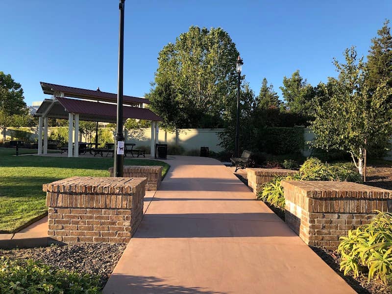 Sierra Park - Image 2