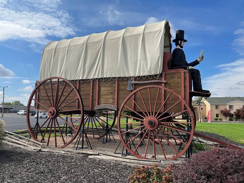 World's Largest Railsplitter Covered Wagon - Image 2