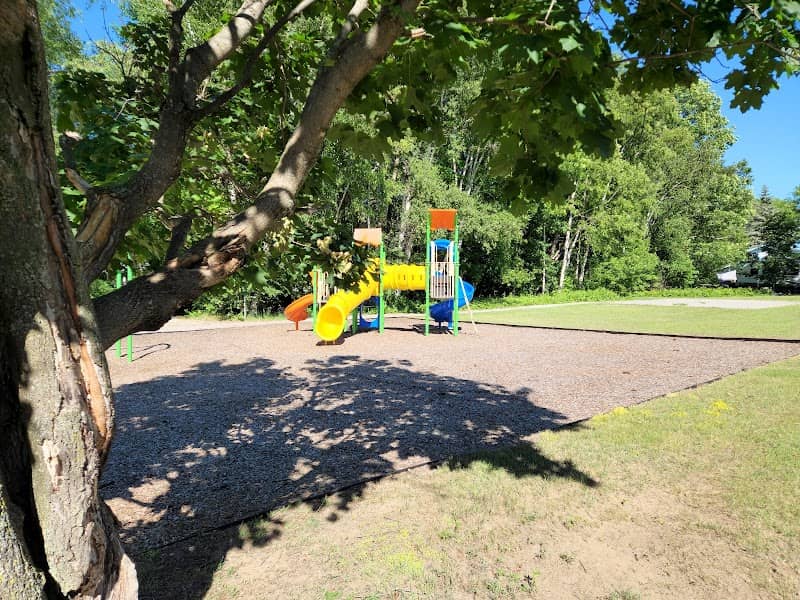 Bass Lake Woodlands Park - Image 1