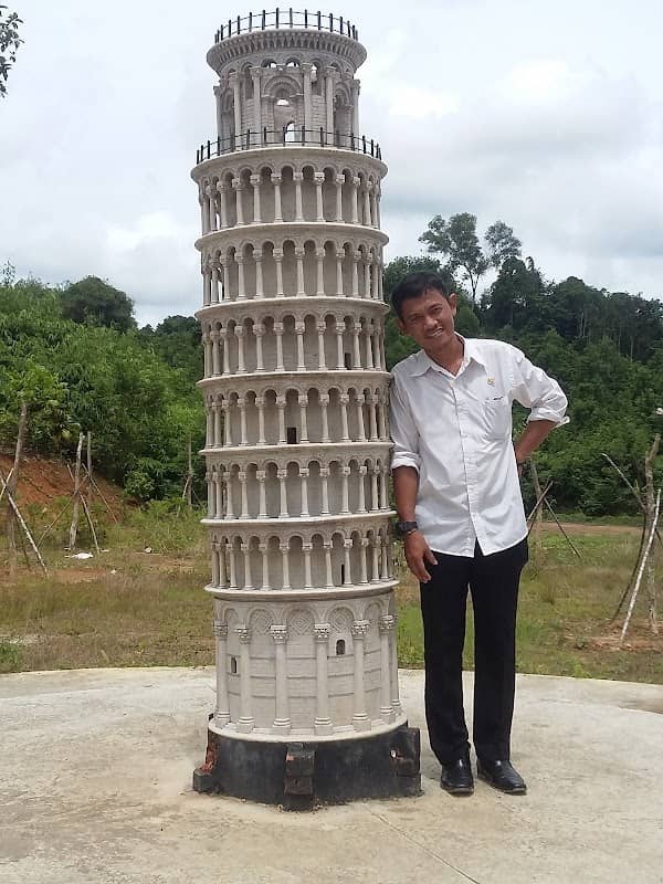 Taman Replika Kerajaan Nusantara Dan Monumen Dunia - Image 1