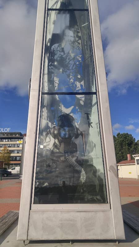 Broken Lantern - Image 1