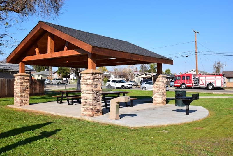 Alsumiri City Park - Image 1