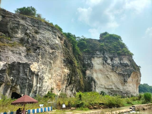 Wisata Goa Lalay Bogor Timur - Image 2