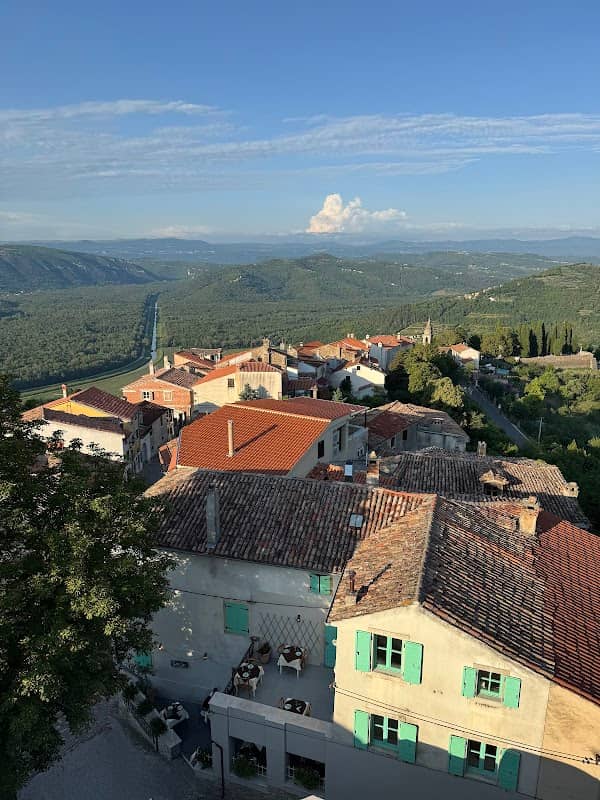 View point - Image 1