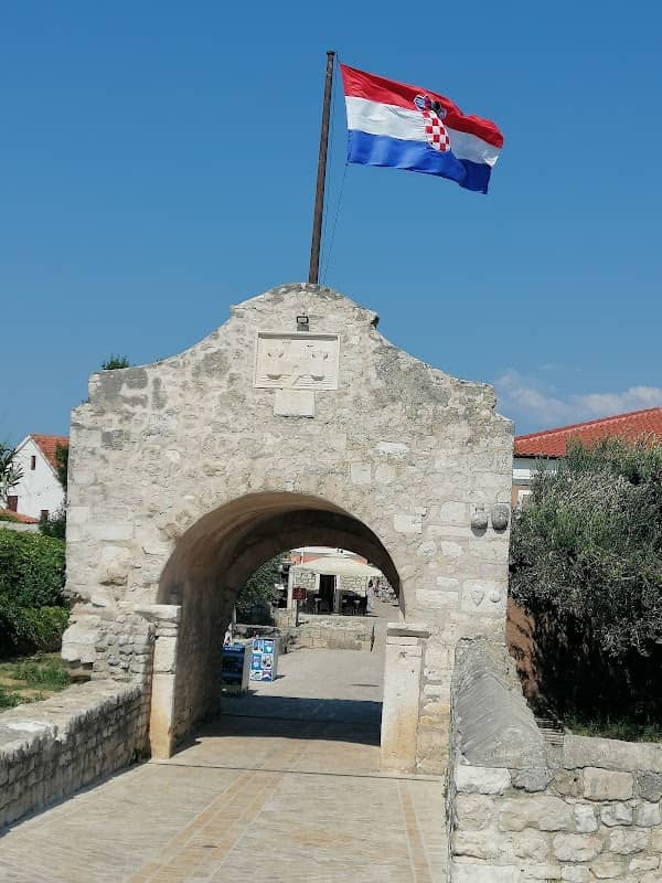 Nin i Sol Plaza - Image 1