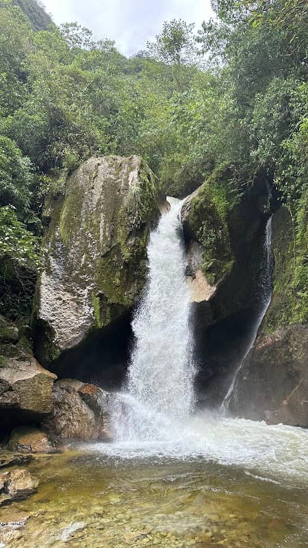 Cataratas de Aguas Calientes - Image 1