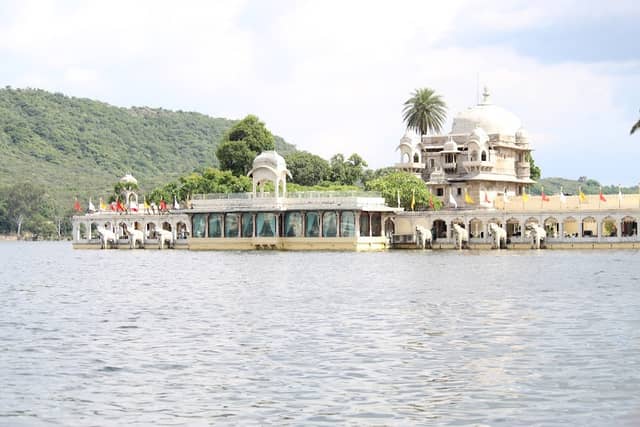 Pichola Lake, Udaipur - Image 3