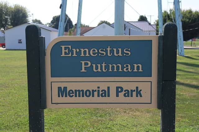 Ernestus Putman Memorial Park - Image 1