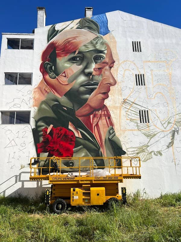 Mural Abril em Miranda - Image 1