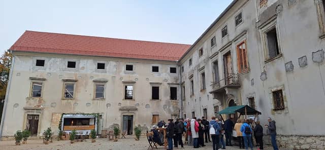 Šmarje pri Jelšah-park dvorca Jelšingrad - Image 1