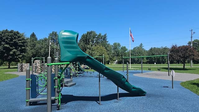 Pineway Ponds Park - Image 2