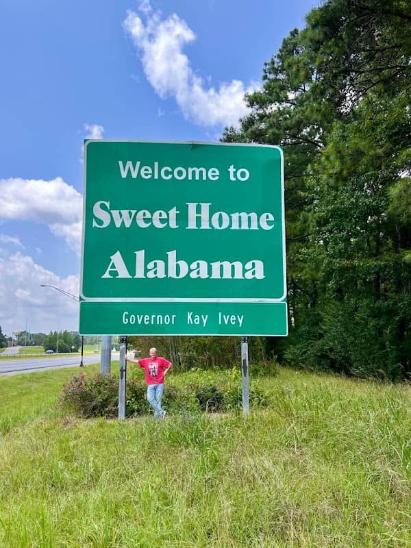 Welcome sign Alabama - Image 1