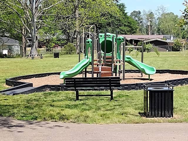 Elise G. Anderson Walking Park - Image 1