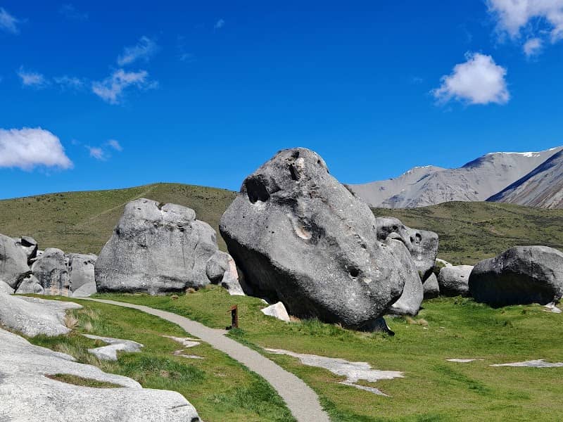 Castle Hill Rocks - Image 1