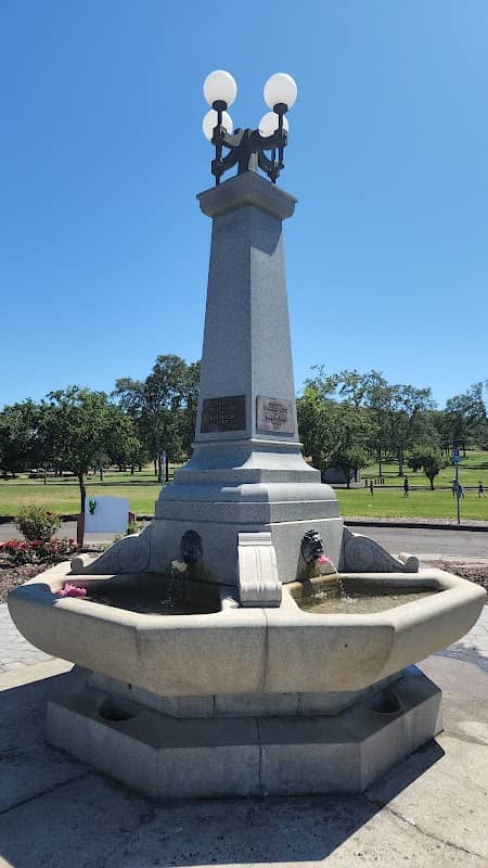 Vogt Fountain - Image 2