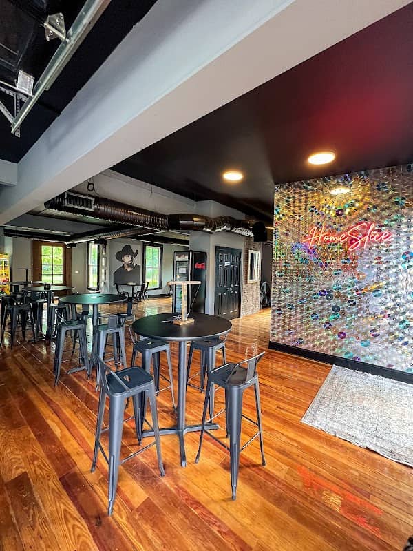 HomeSlice Tavern - Image 1