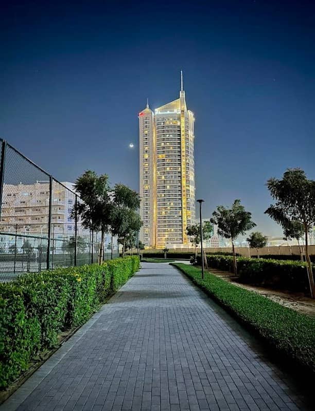 Public park - Image 1