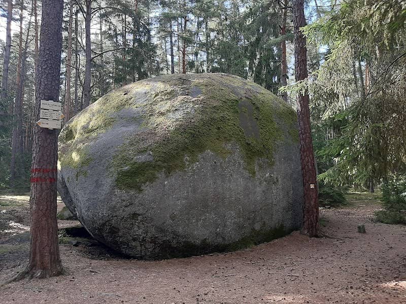 Žulový balvan Dědek - Image 1