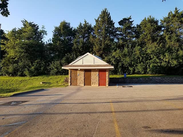 Lake School Park - Image 2