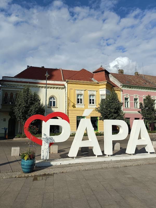 Pápa felirat - Image 1