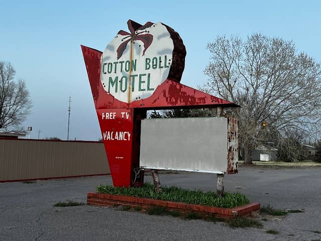 Cotton Boll Hotel Sign - Image 2