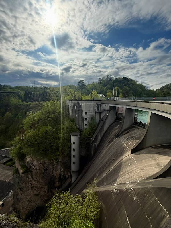 Dam Moste - Image 1