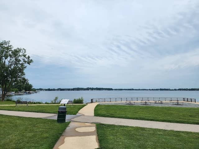 Pavilion Shore Park - Image 2