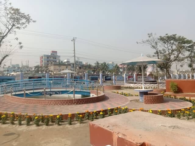 ডিসি থিম পার্ক - Image 1