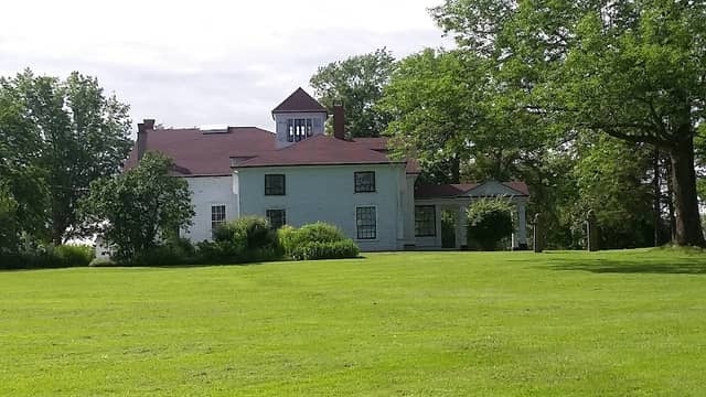 Clifton Museum Park - Image 1