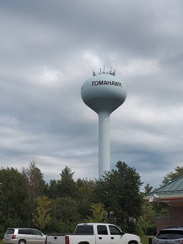 Tomahawk Water Tower - Image 1