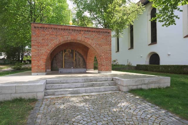 Kriegerdenkmal - Image 1