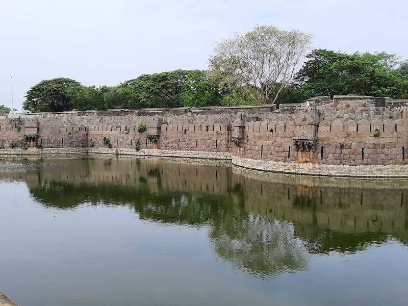 Vellore Fort Park - Image 1