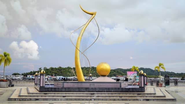 Mercu Dirgahayu 60 - Image 1