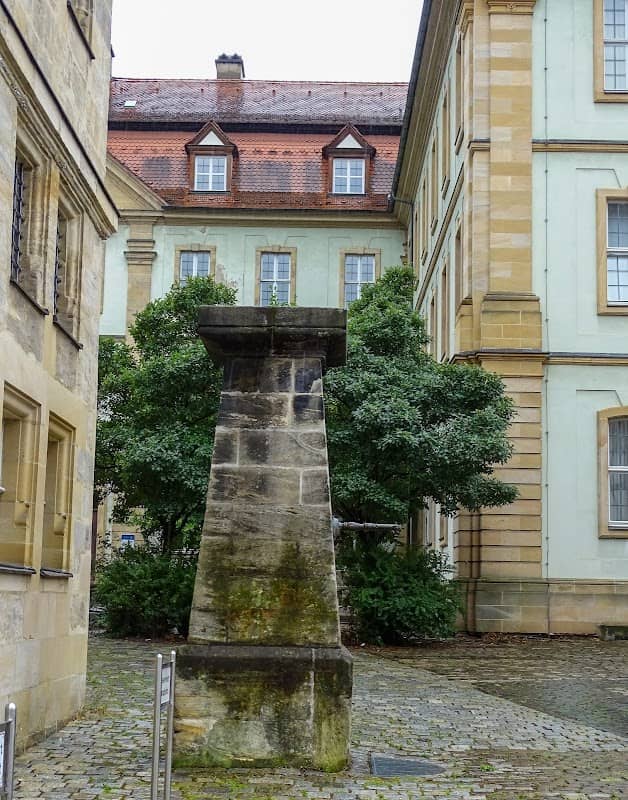 Brunnen an der Universität - Image 1