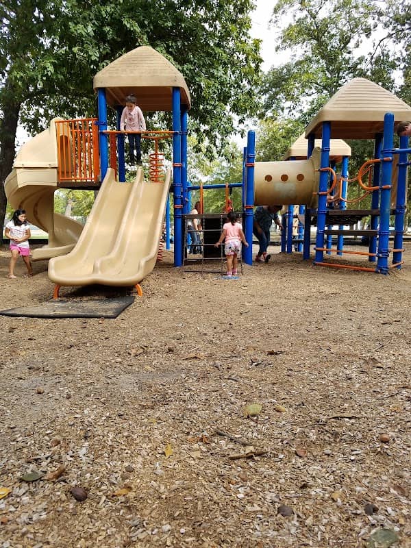 Virginia Acres Park - Image 2