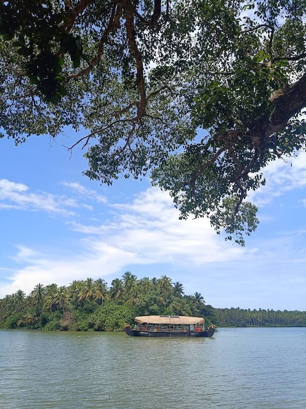 Mukkam kadavu - Image 1