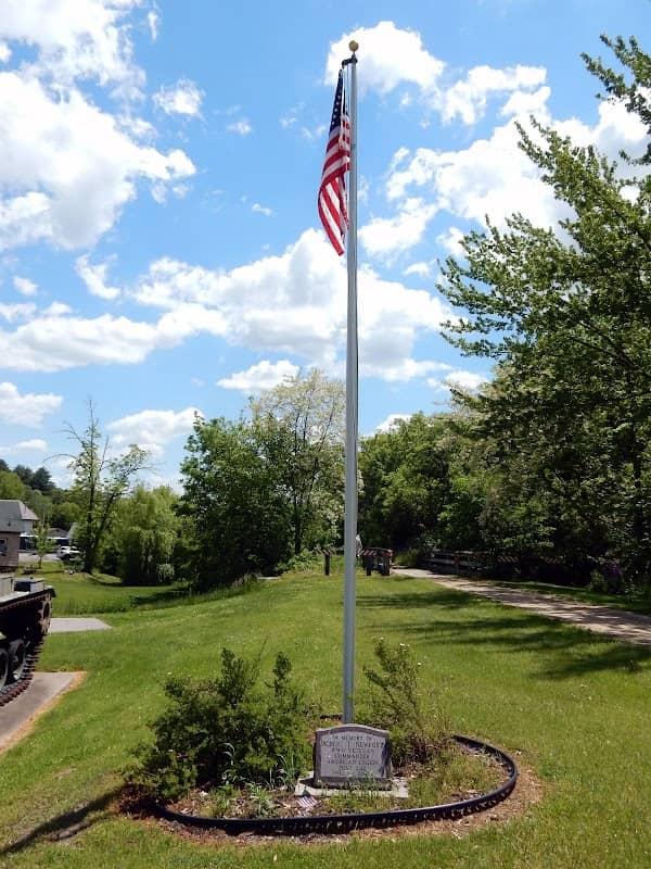 La Valle Veterans Memorial Park - Image 1
