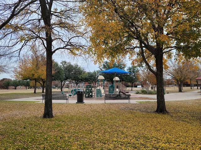 Frank Beverly Park - Image 3