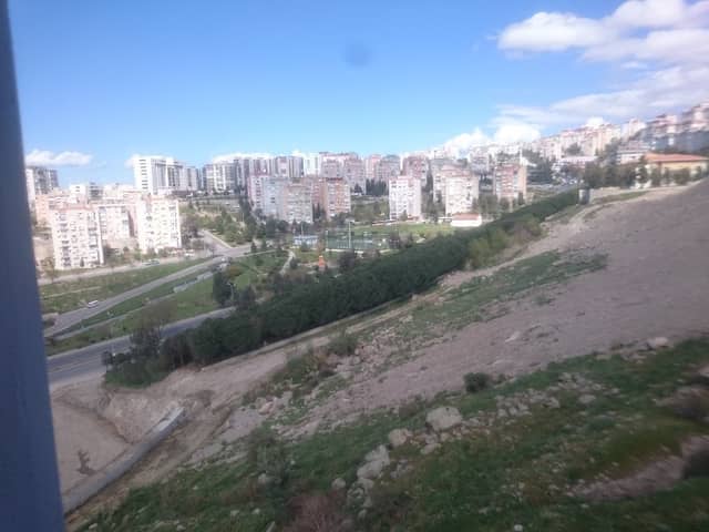 Dinlenme Ve Çocuk Parkı - Image 1