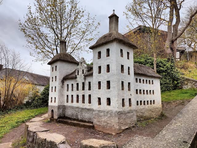 Schlossruine Arnsberg - Image 2