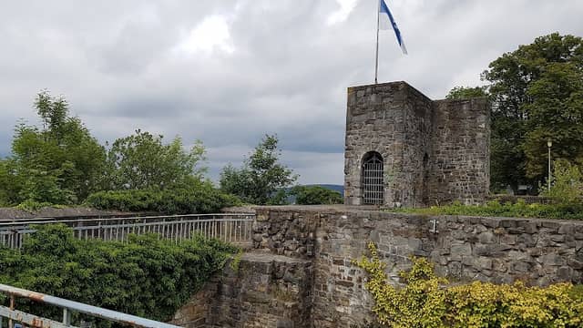 Schlossruine Arnsberg - Image 1